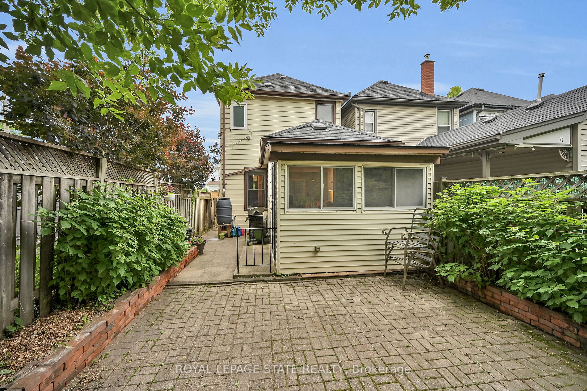 29 Picton Street W