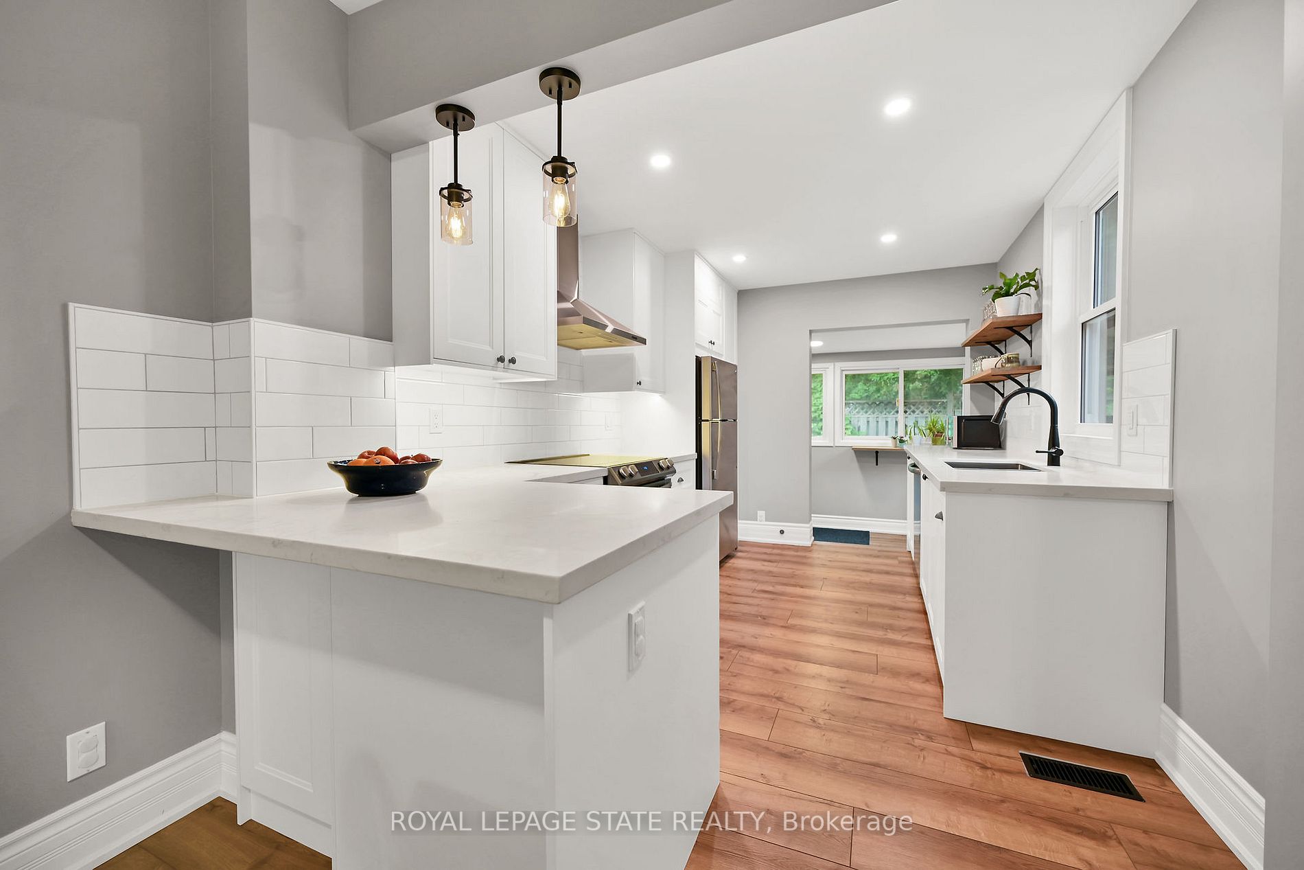 29 Picton Street W