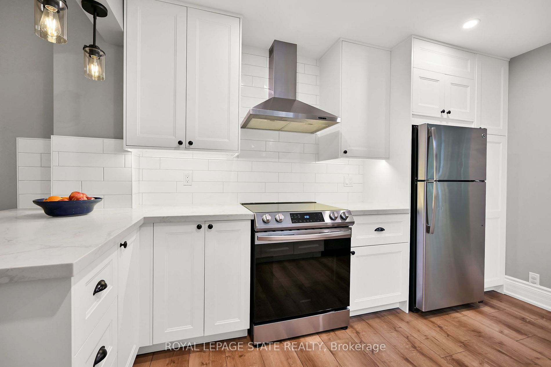 29 Picton Street W