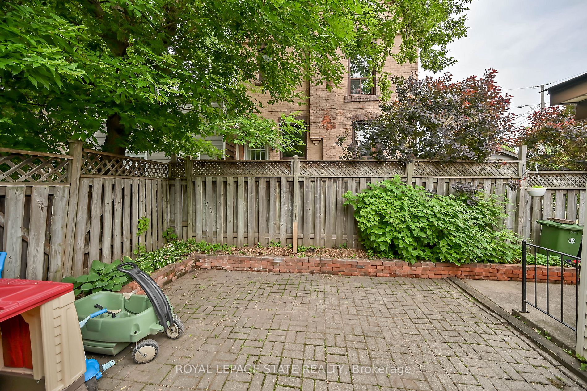 29 Picton Street W