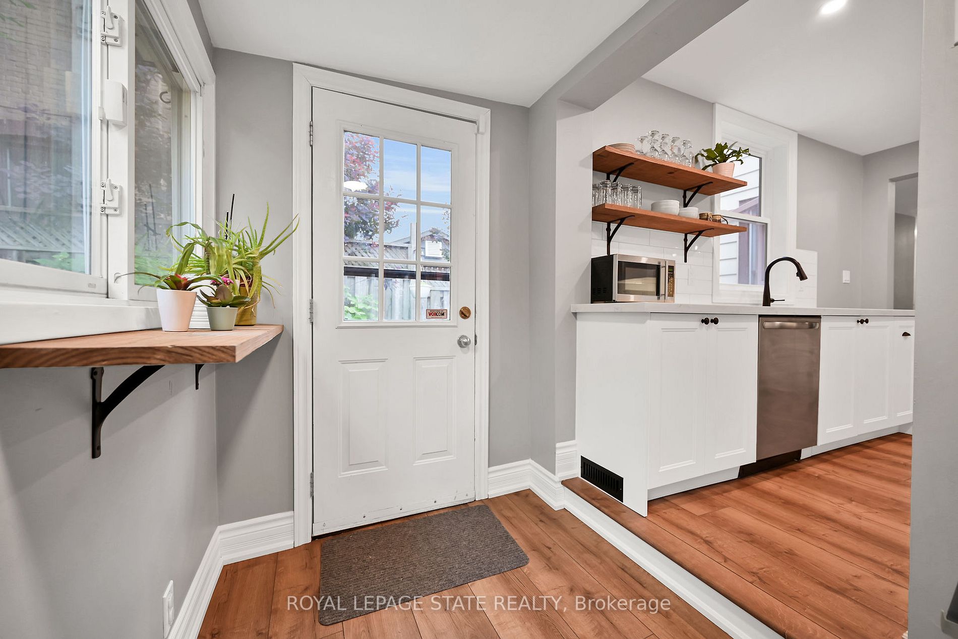 29 Picton Street W