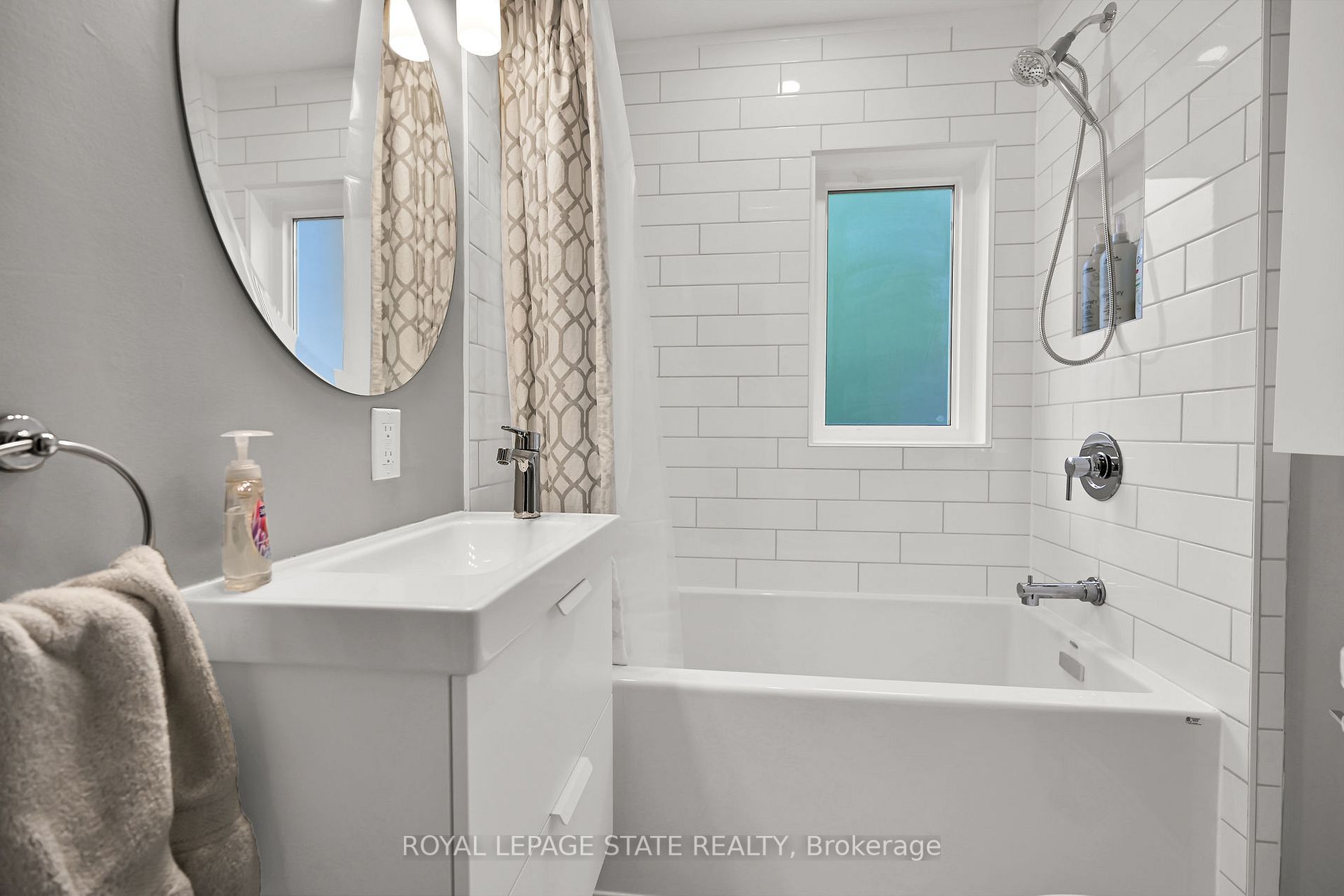 29 Picton Street W