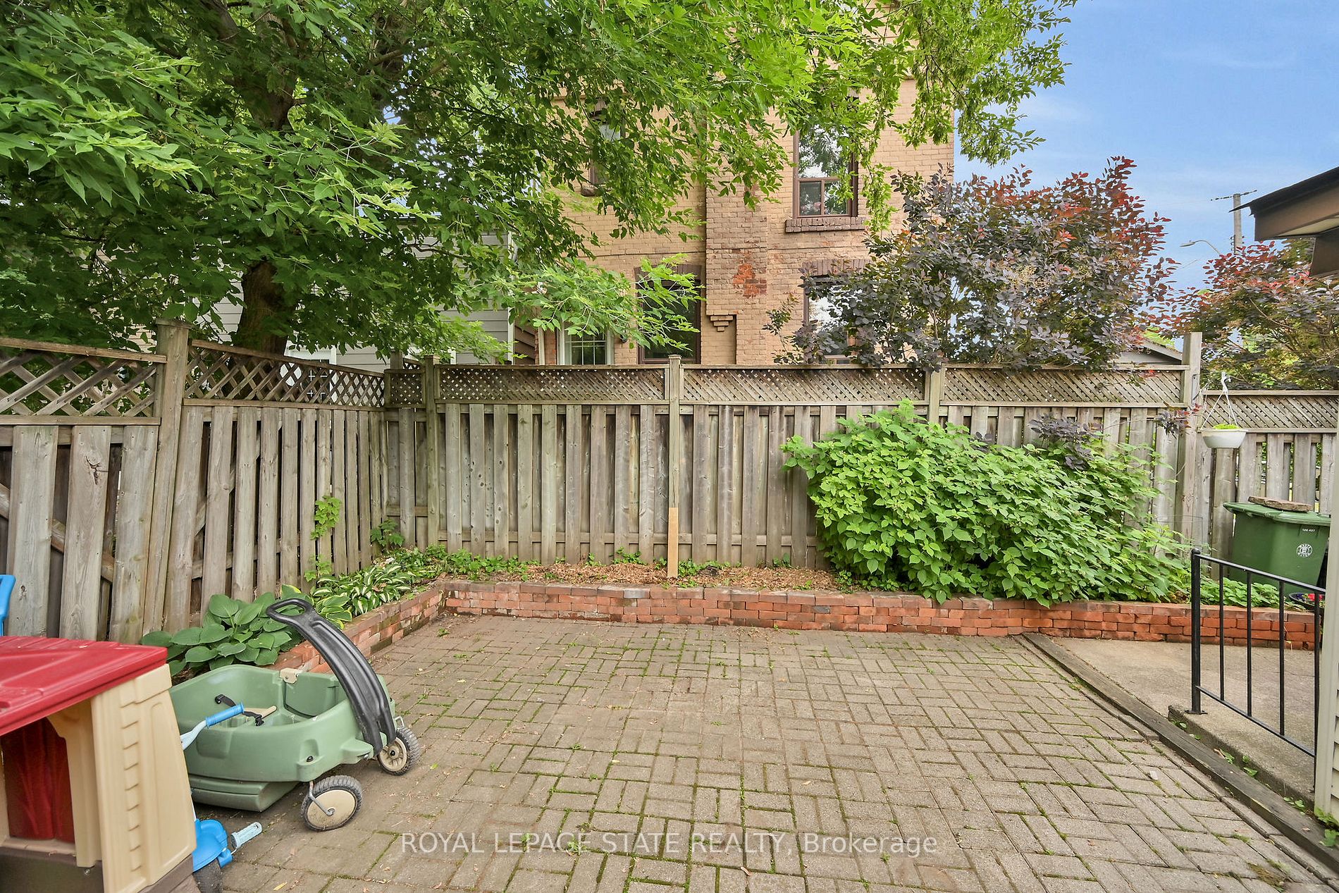 29 Picton Street W