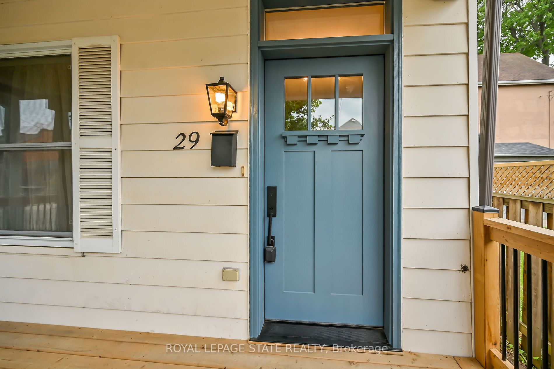 29 Picton Street W