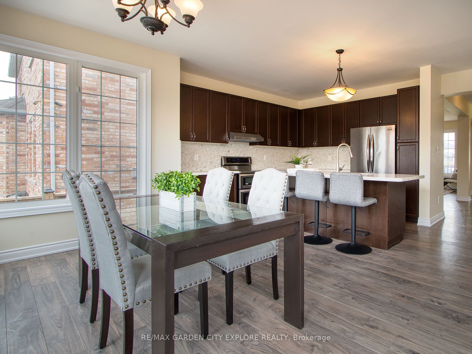 6343 Connor Crescent