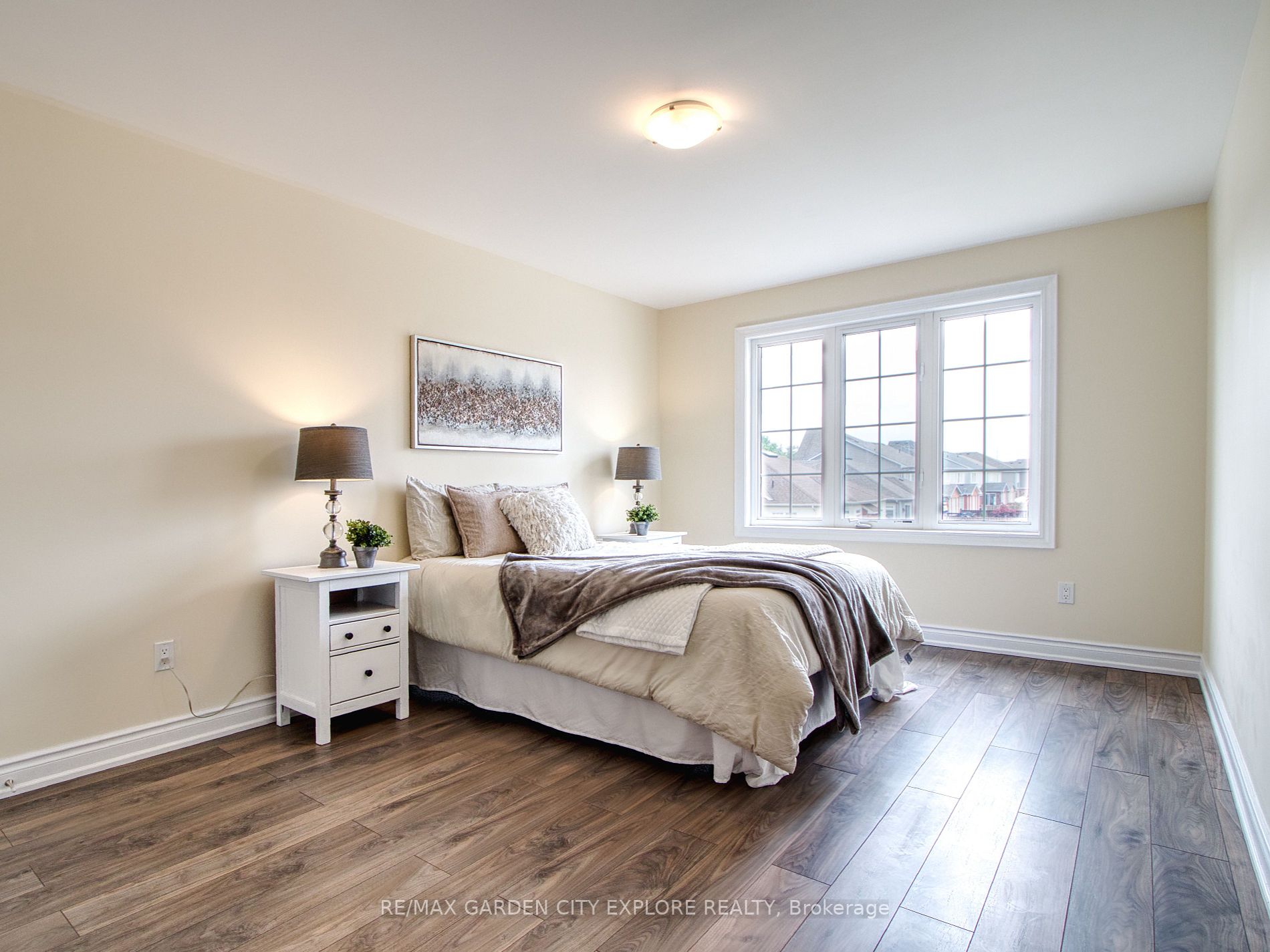 6343 Connor Crescent