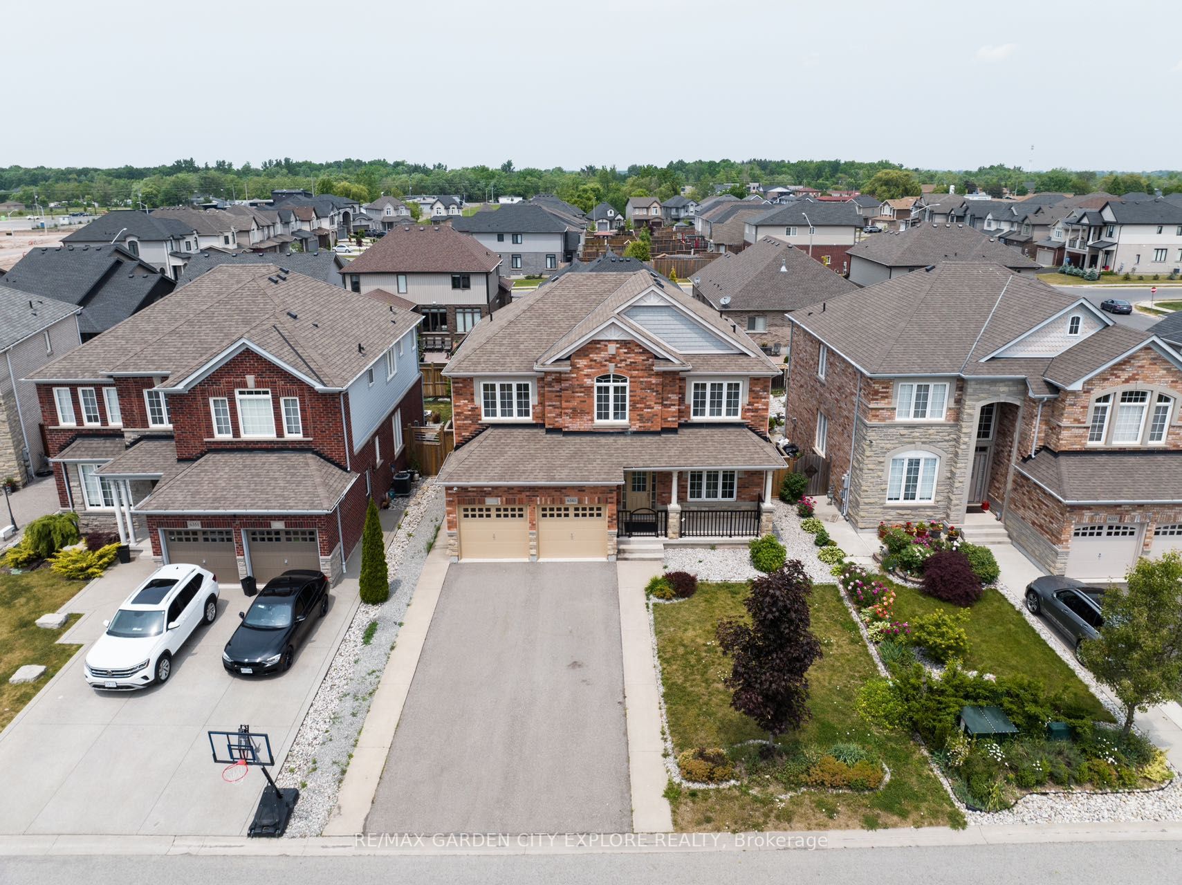 6343 Connor Crescent