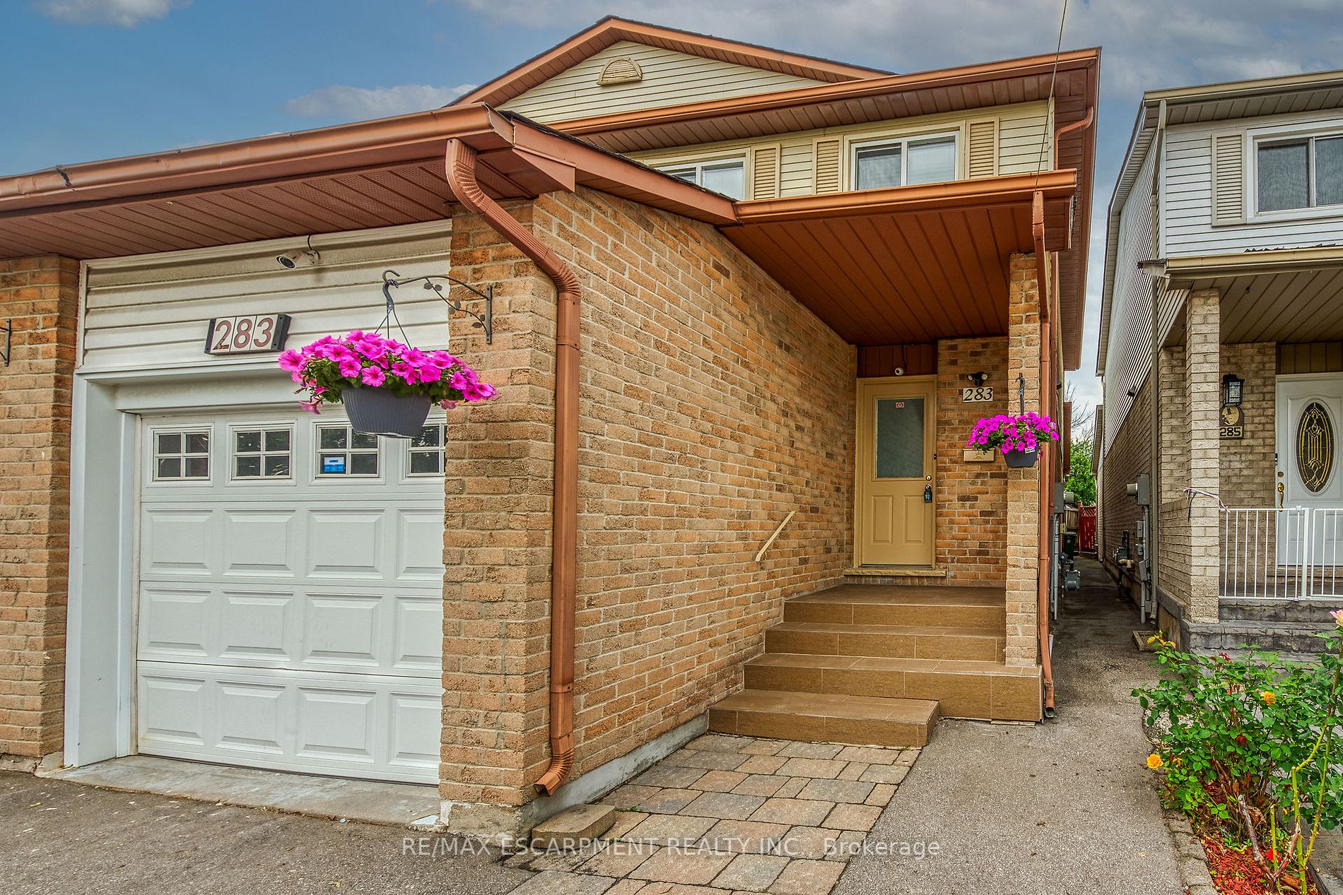 283 Macintosh Dr