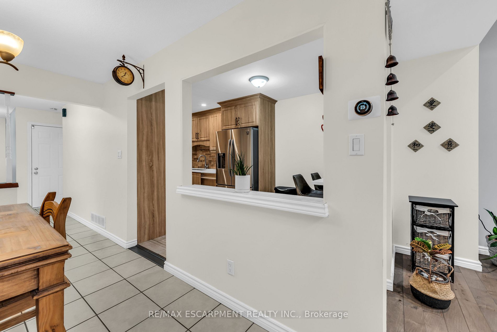 283 Macintosh Dr