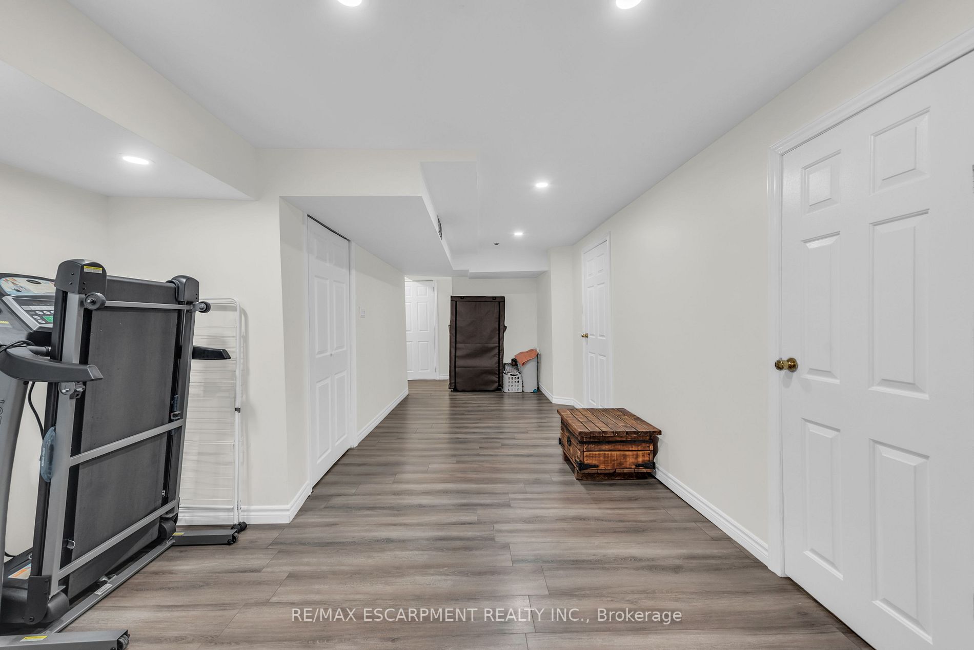 283 Macintosh Dr
