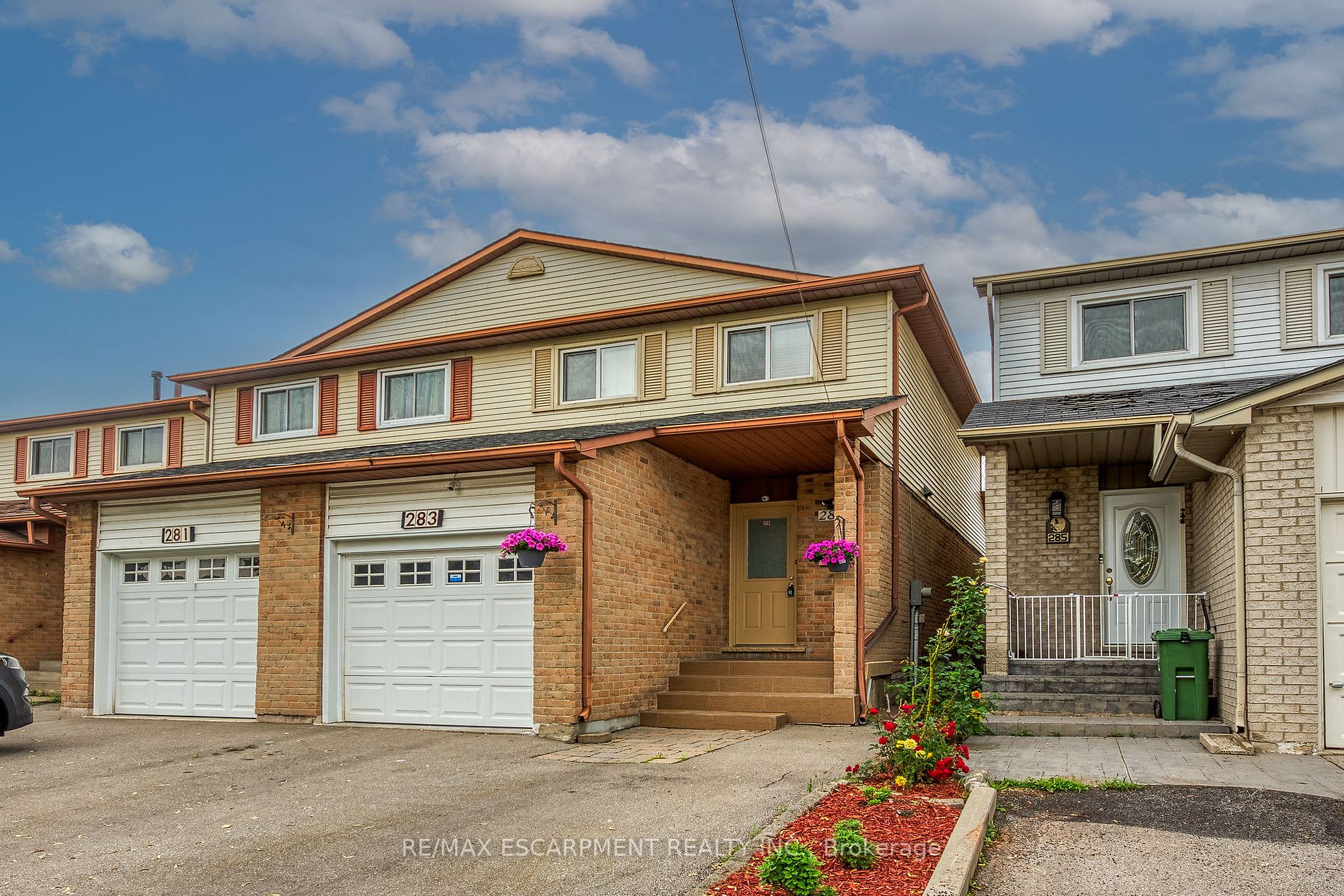283 Macintosh Dr