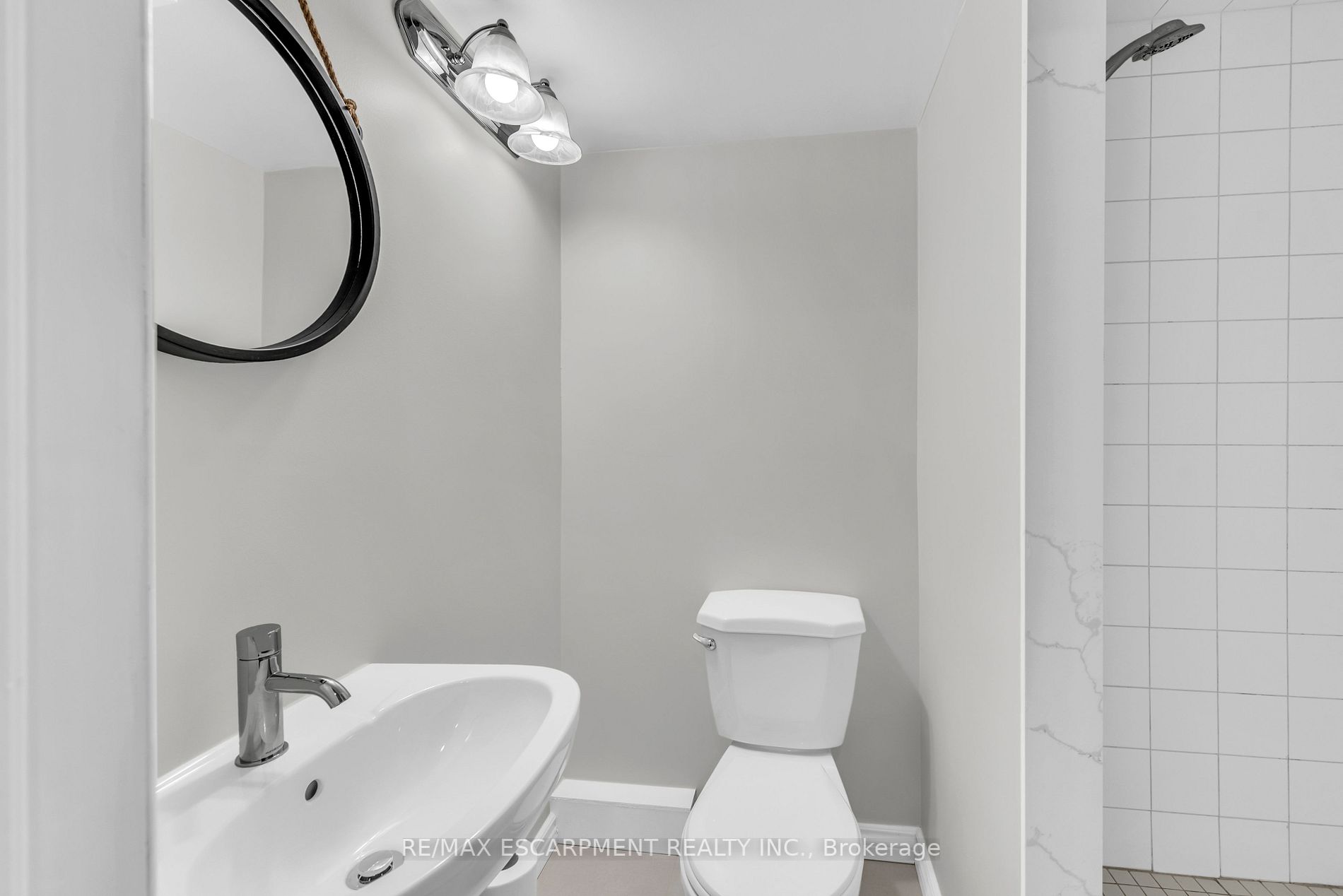 283 Macintosh Dr
