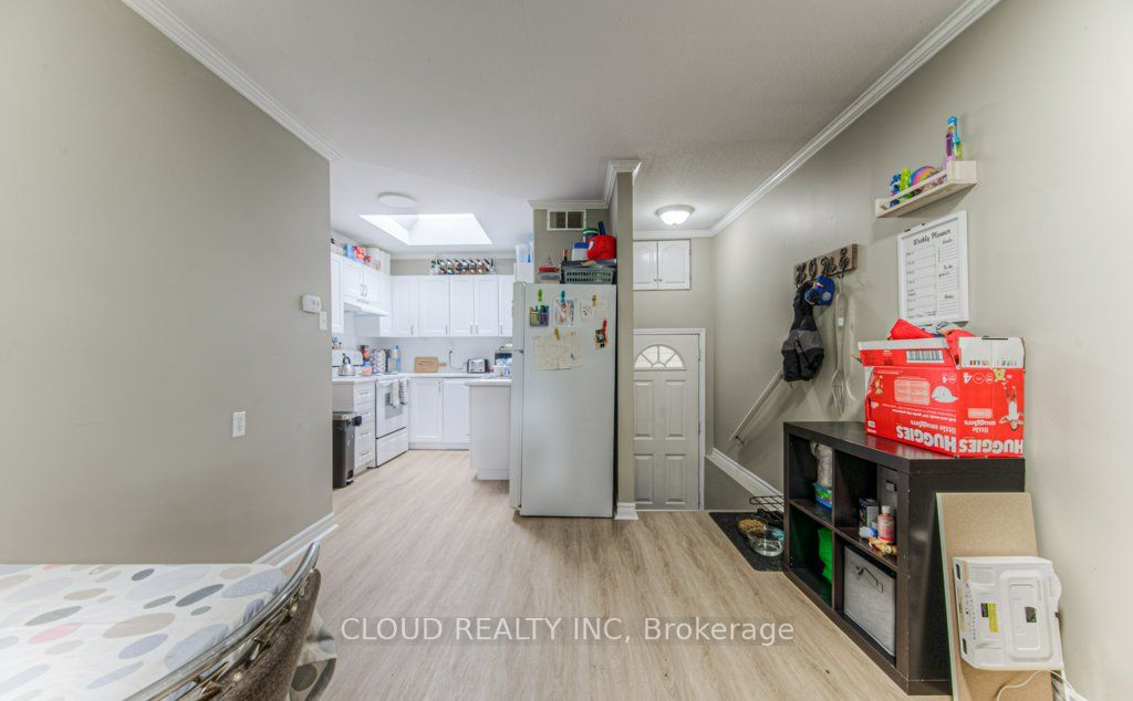 93 Roberts Crescent