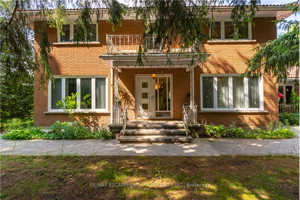 707 Robson Rd, Hamilton