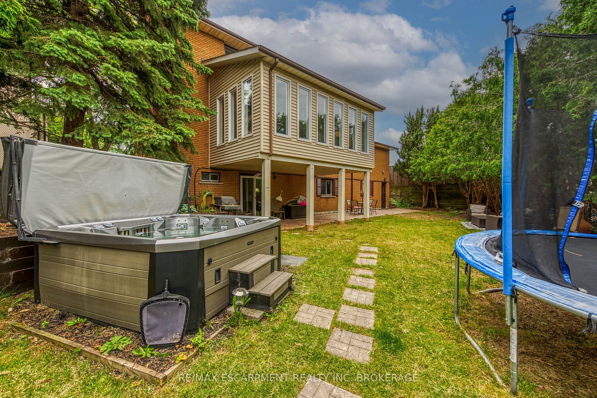 168 Albion Falls Blvd