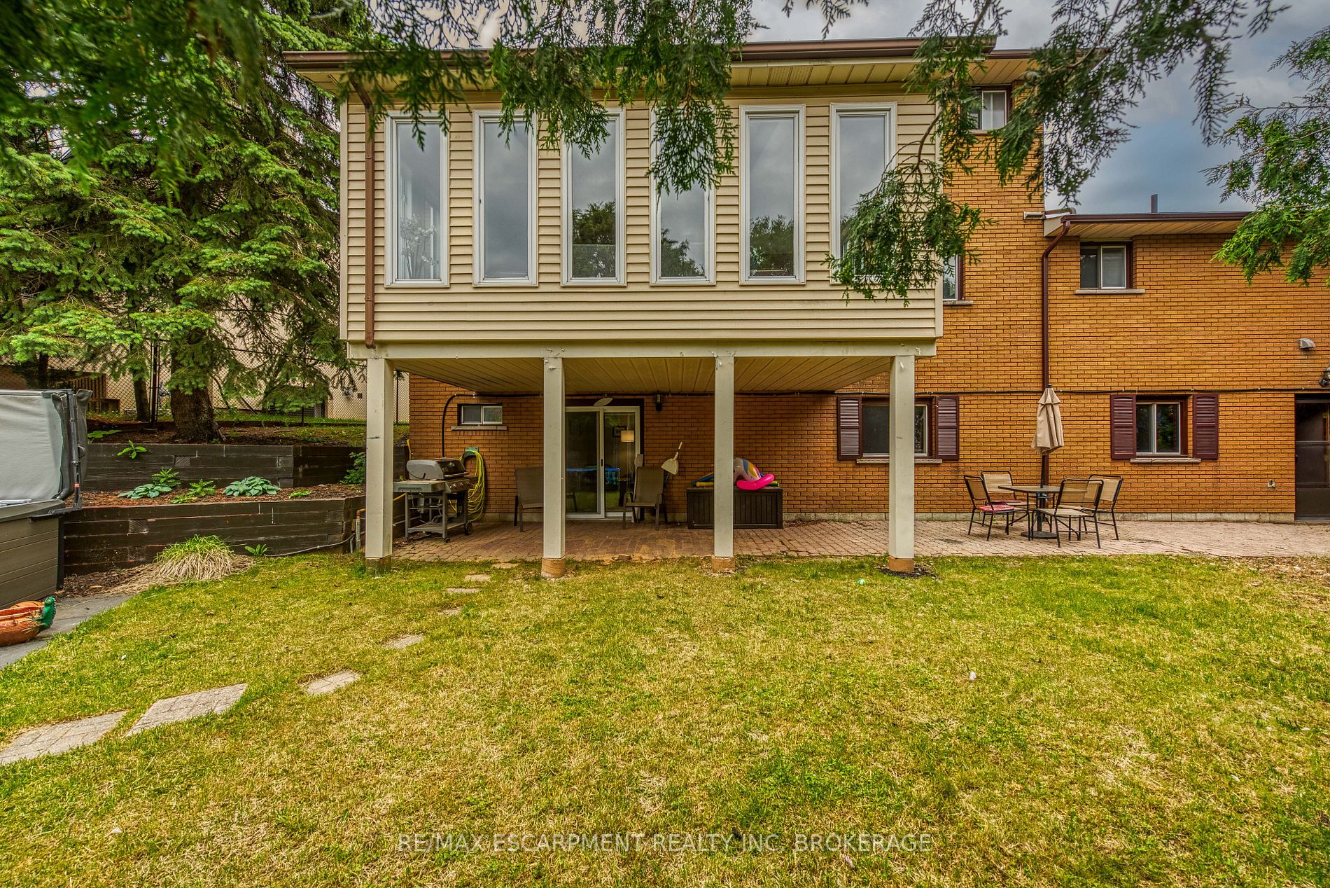 168 Albion Falls Blvd