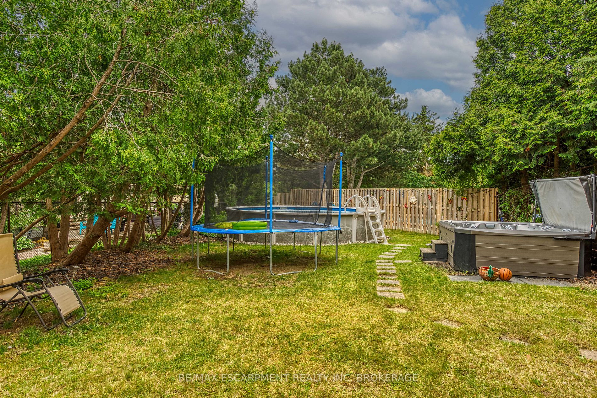 168 Albion Falls Blvd