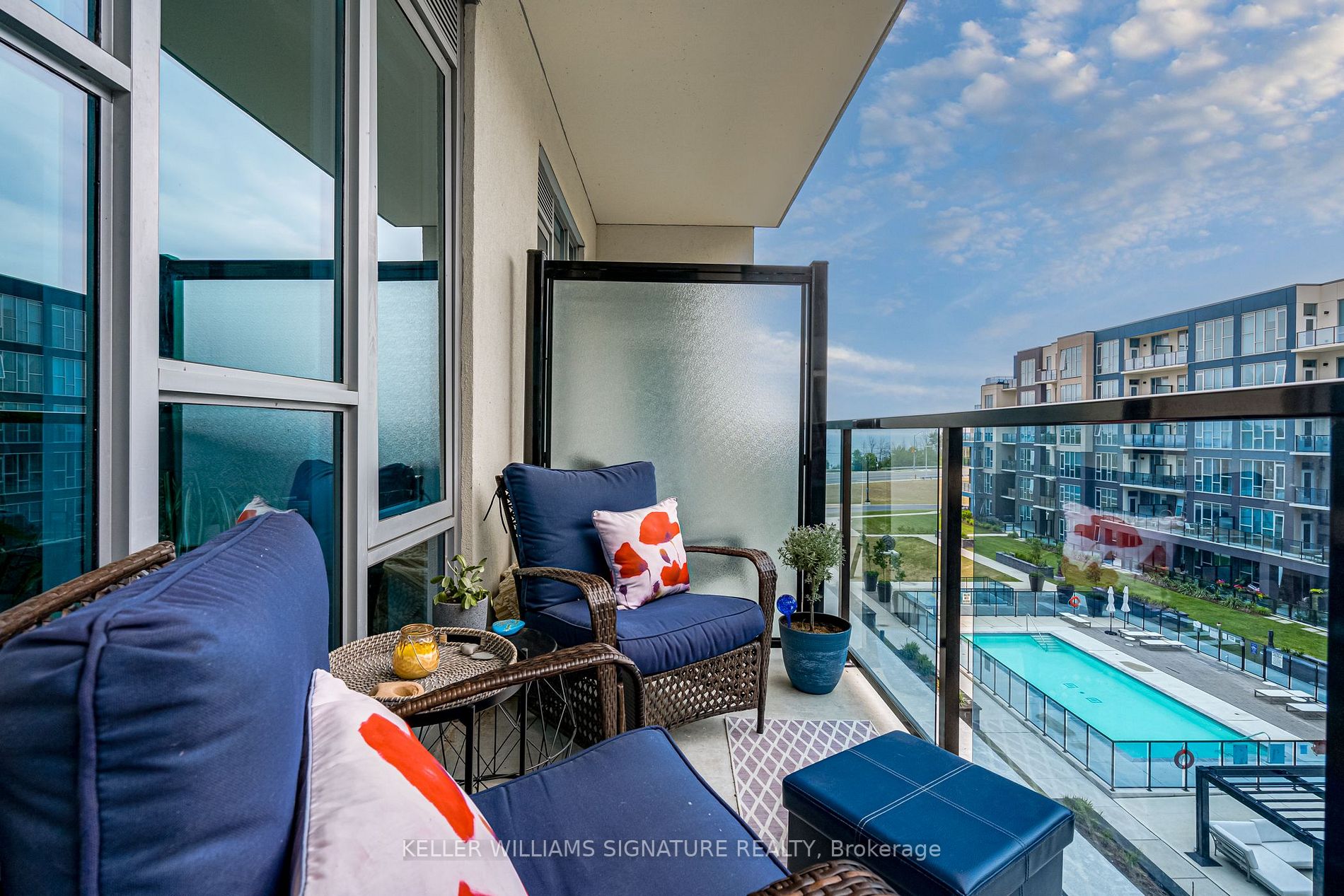16 Concord Pl, #452