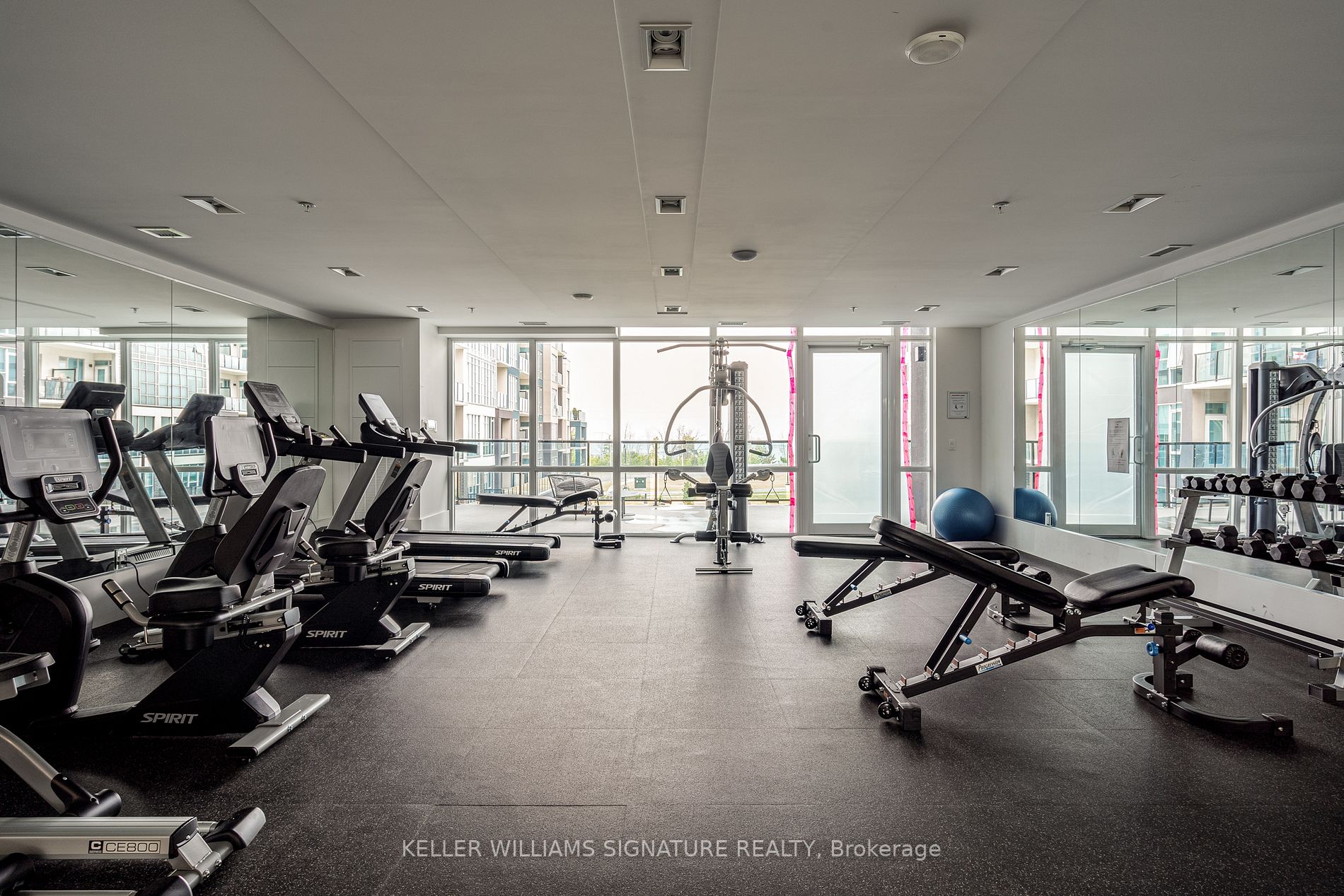 16 Concord Pl, #452