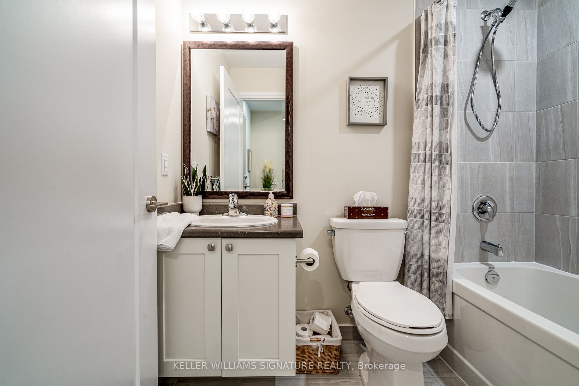 16 Concord Pl, #452