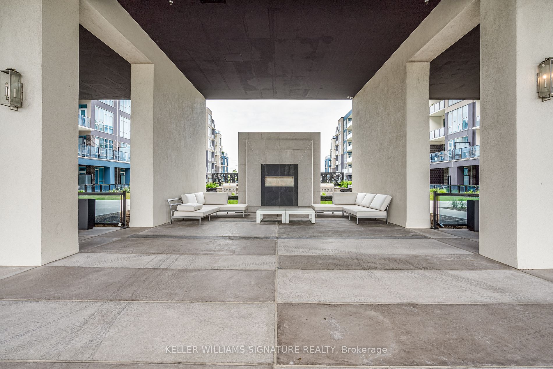 16 Concord Pl, #452