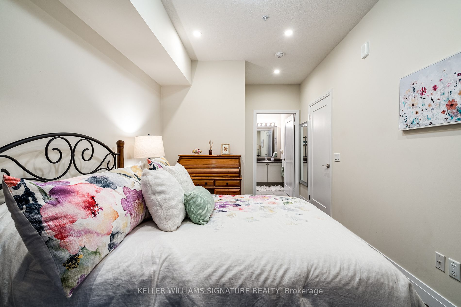 16 Concord Pl, #452