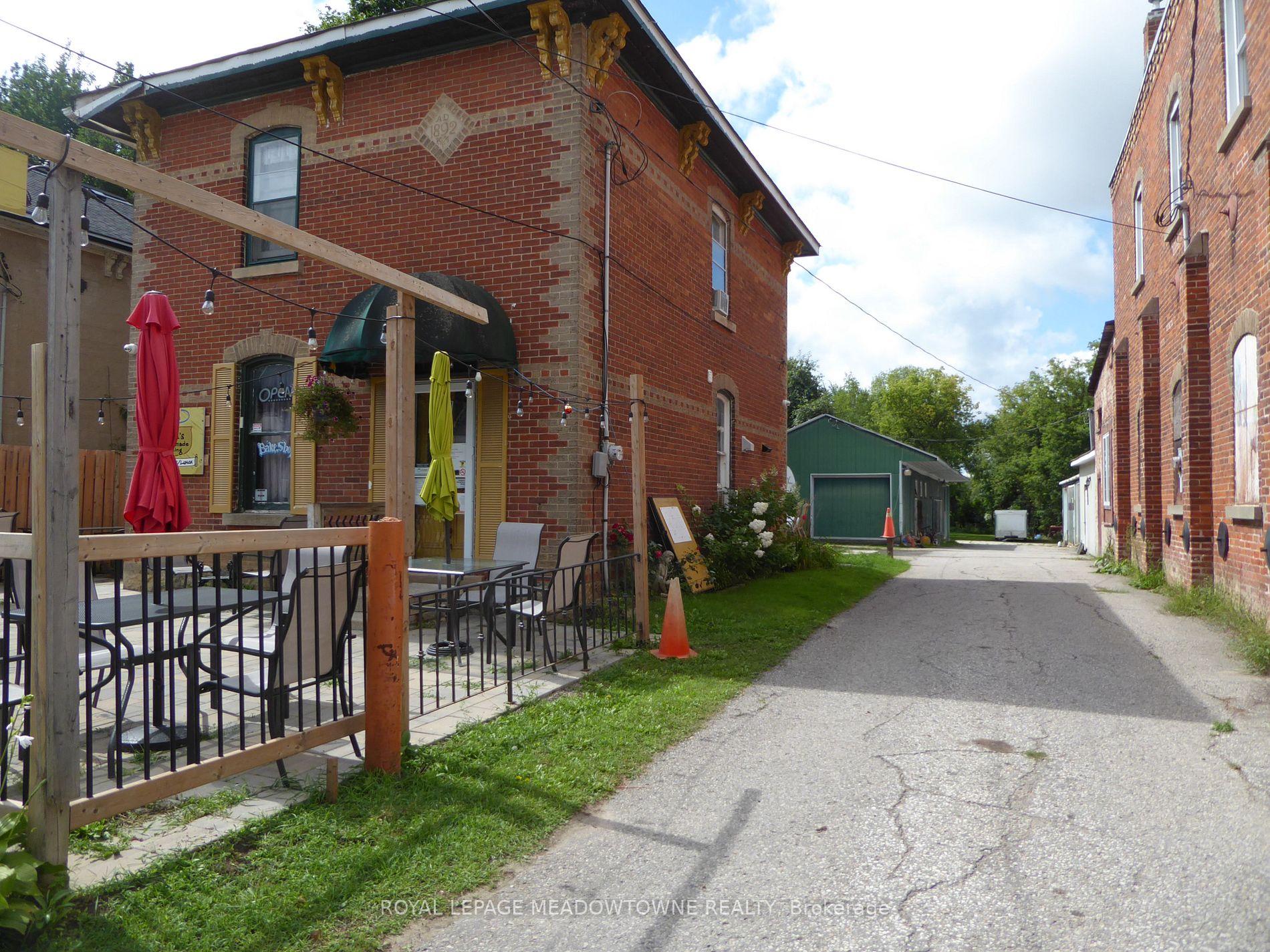 90 Trafalgar Rd