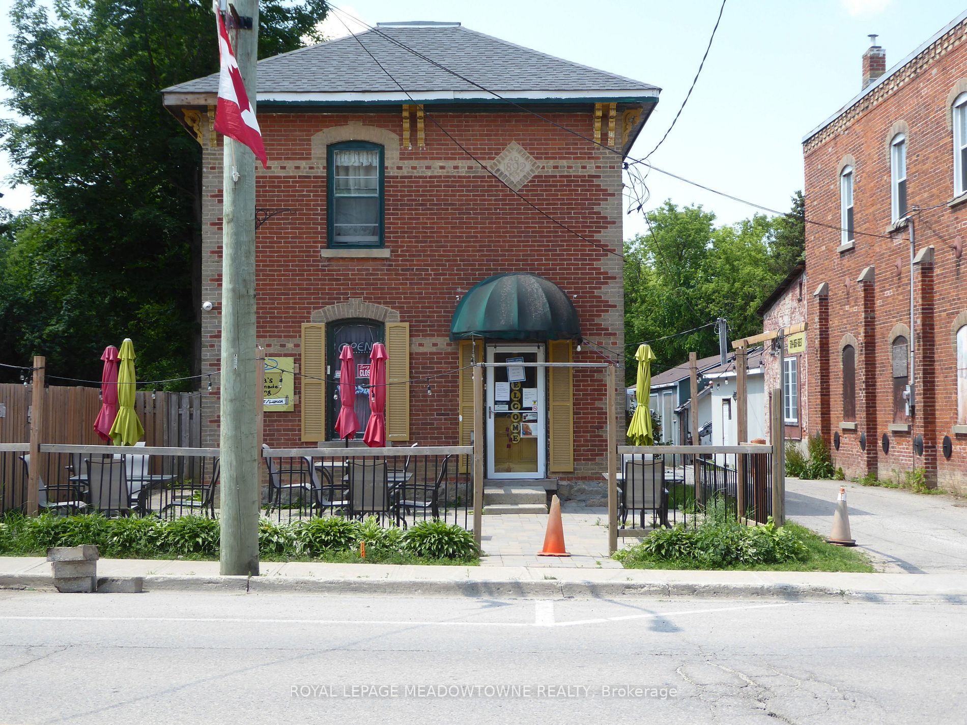 90 Trafalgar Rd