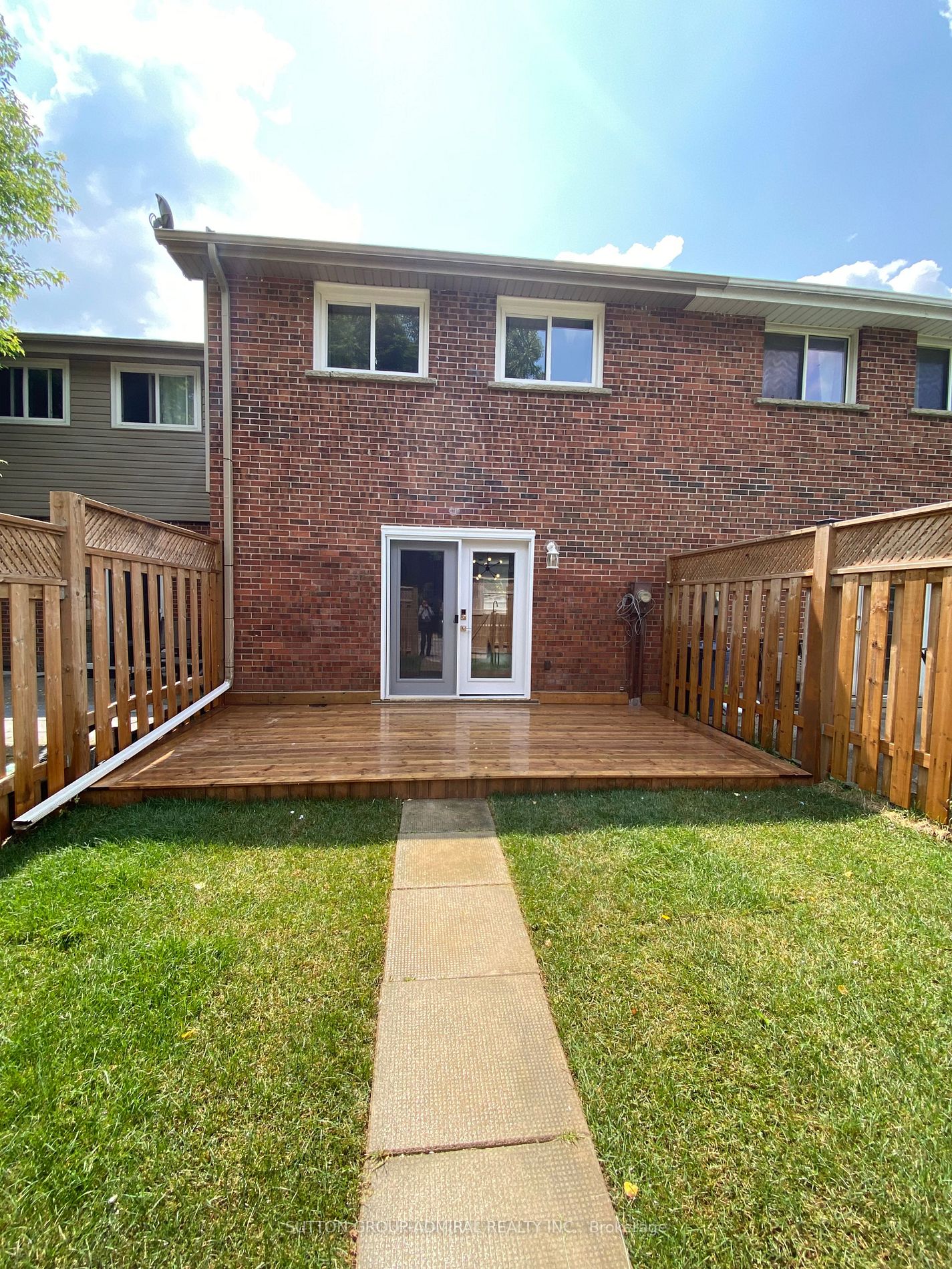 128 Jansen Avenue