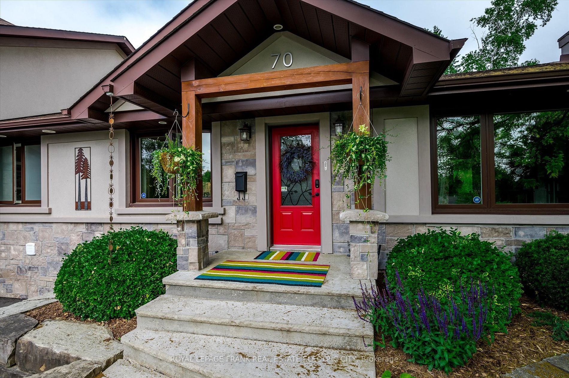 70 Moorecraig Road