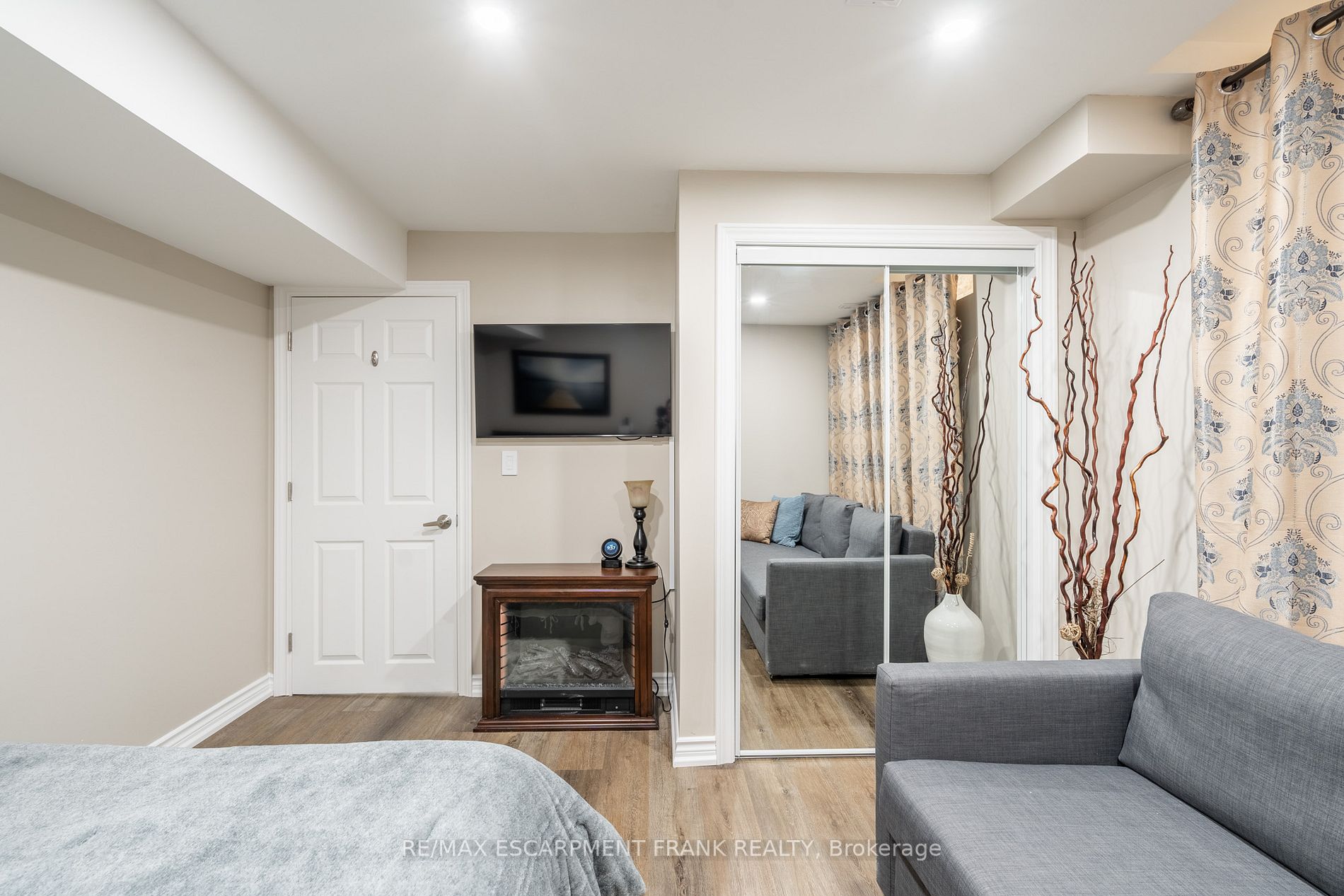 78 Rockledge Dr