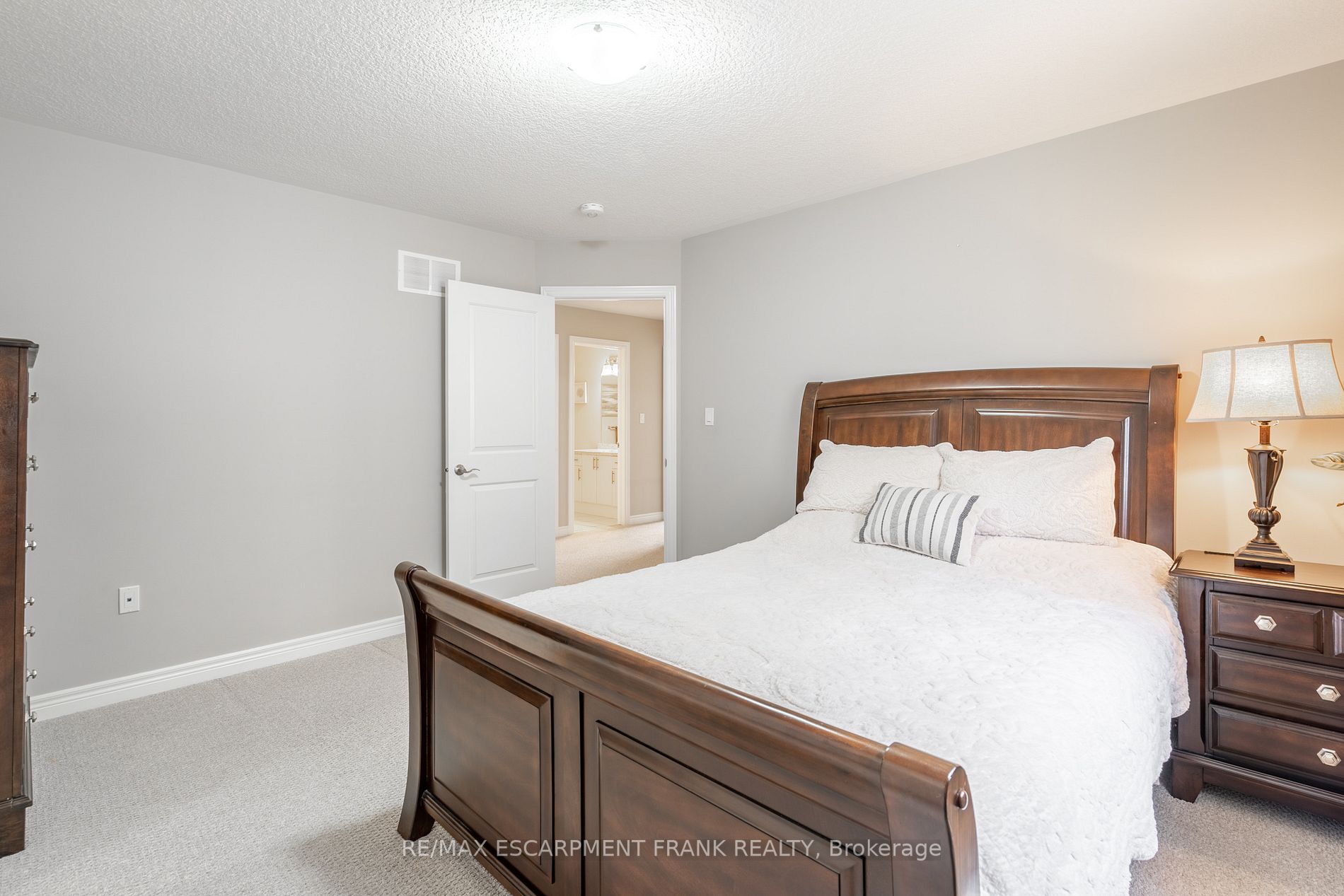 78 Rockledge Dr