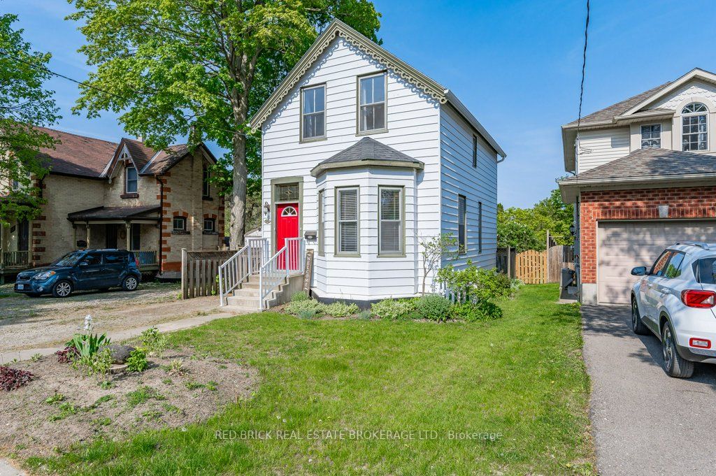 126 Victoria St N