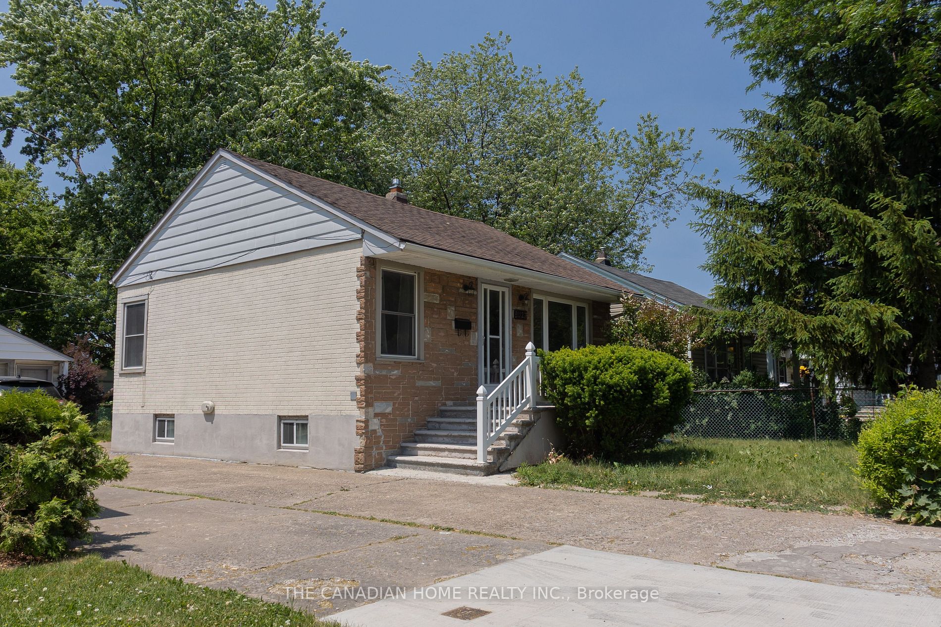 1127 CAMPBELL Avenue