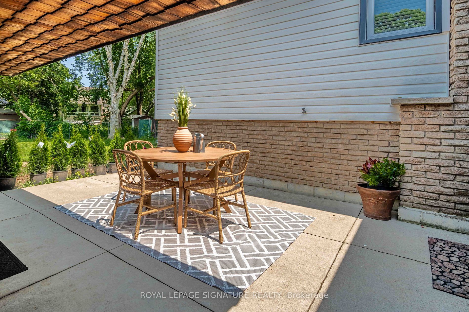 104 Darlington Dr