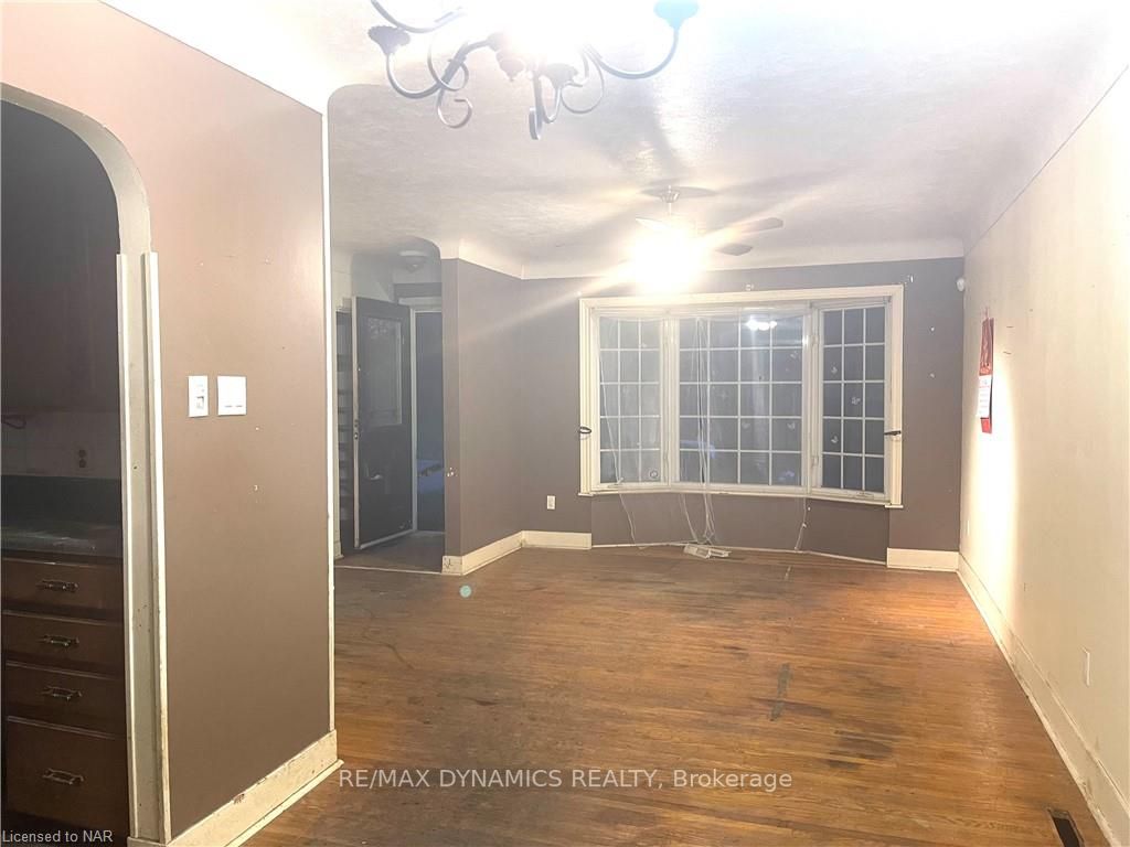 73 Jacobson Ave