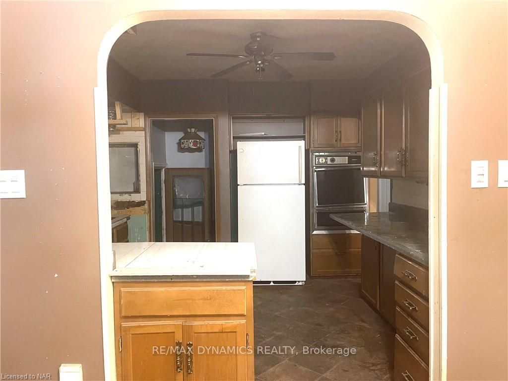 73 Jacobson Ave