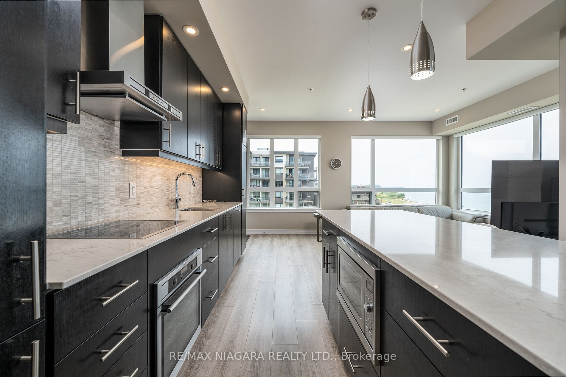 10 Esplanade Lane N, #404