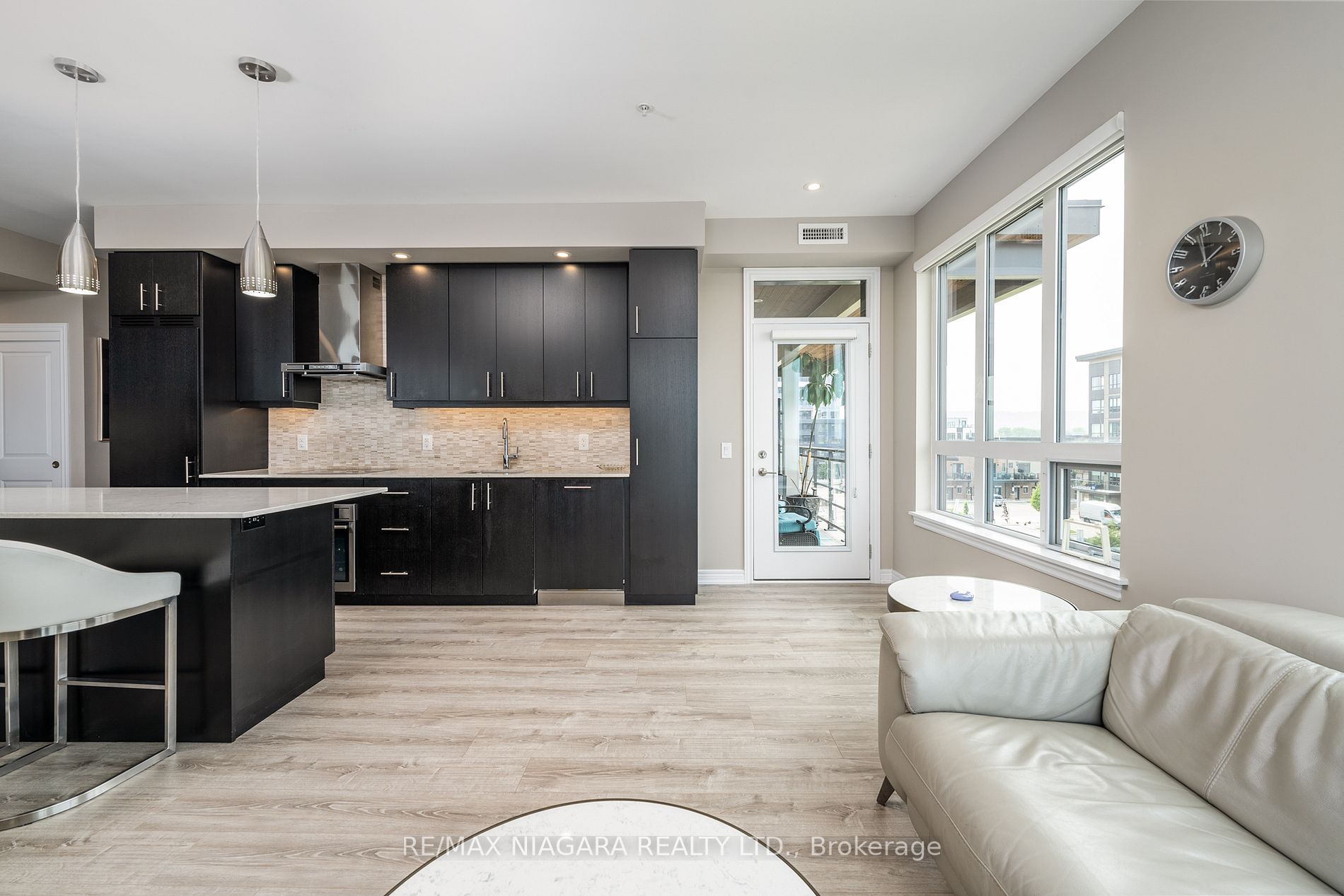 10 Esplanade Lane N, #404