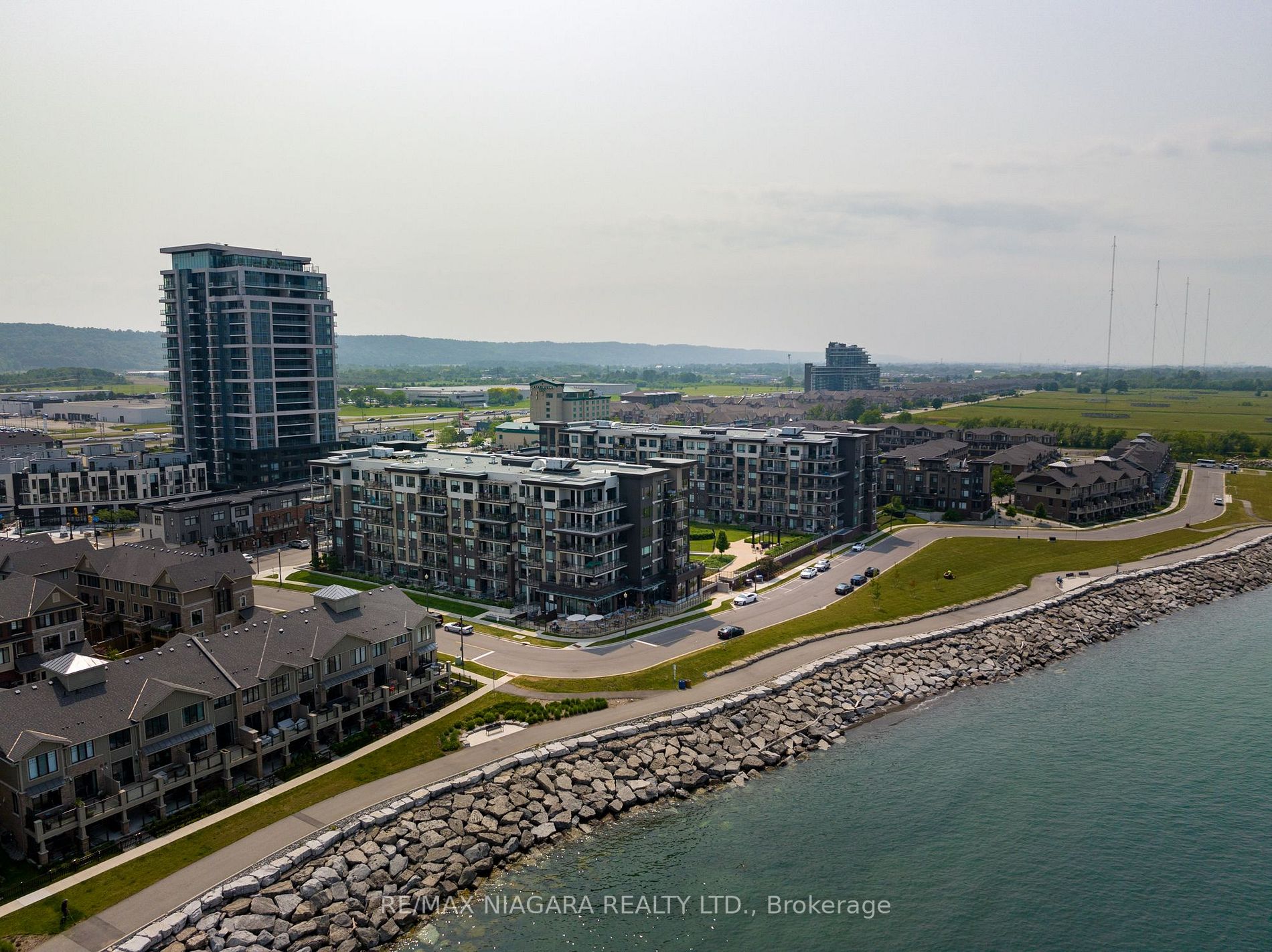 10 Esplanade Lane N, #404