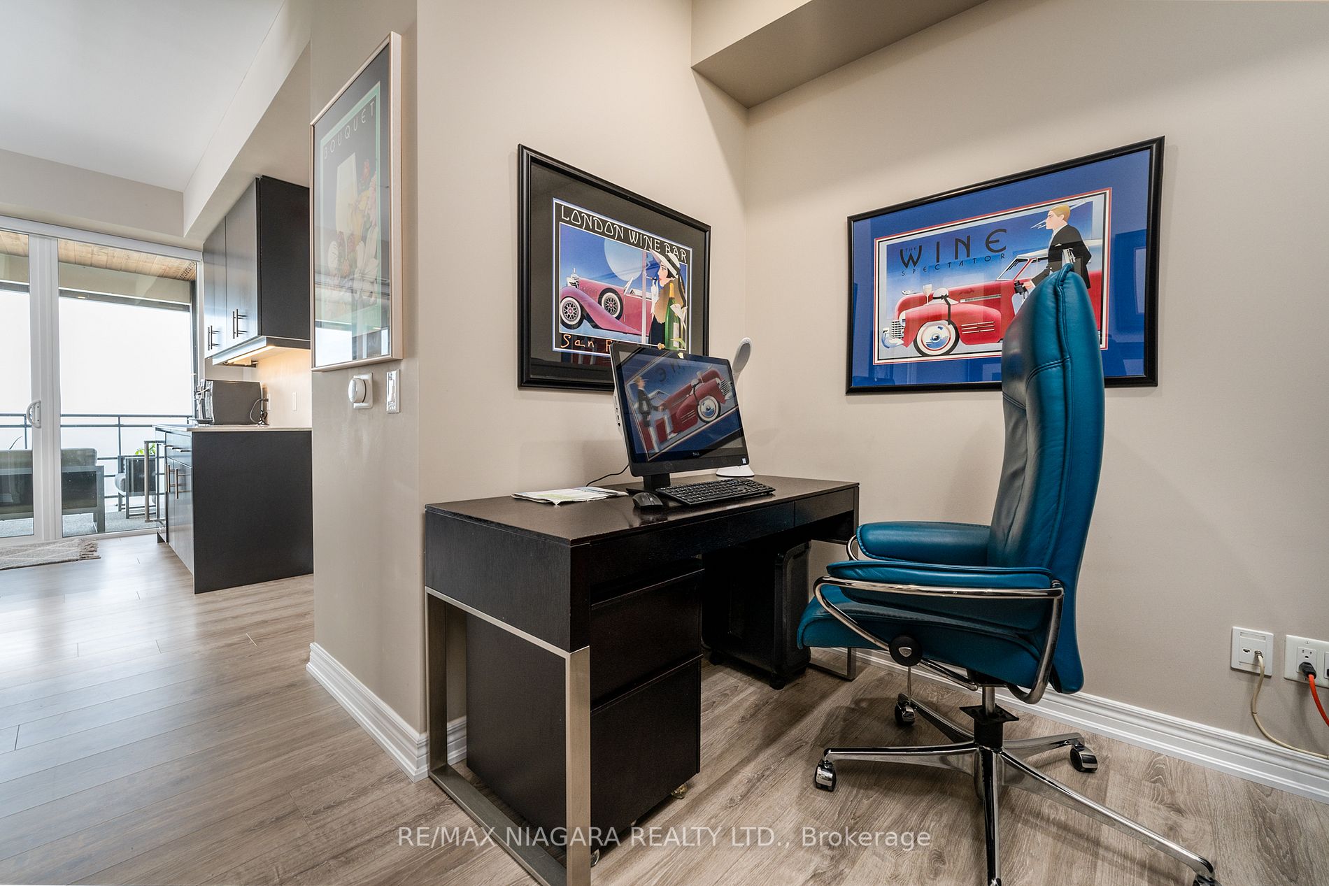 10 Esplanade Lane N, #404