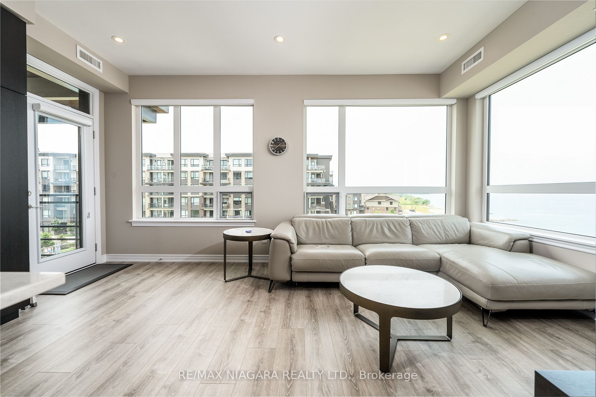 10 Esplanade Lane N, #404