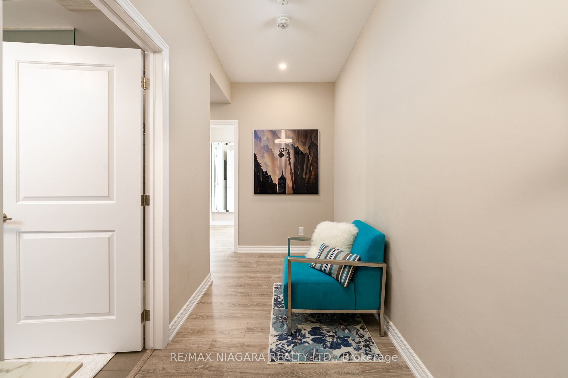 10 Esplanade Lane N, #404