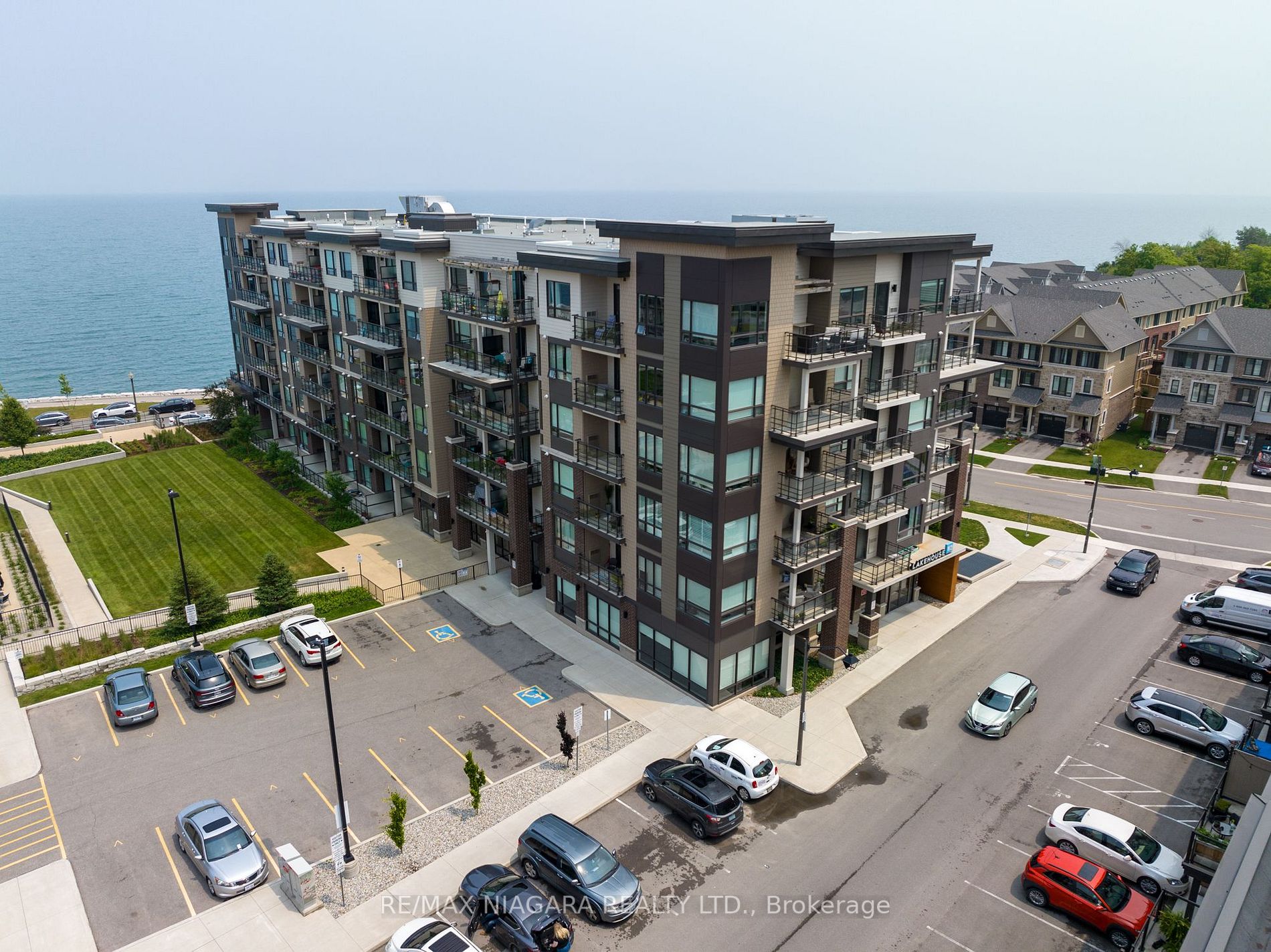 10 Esplanade Lane N, #404