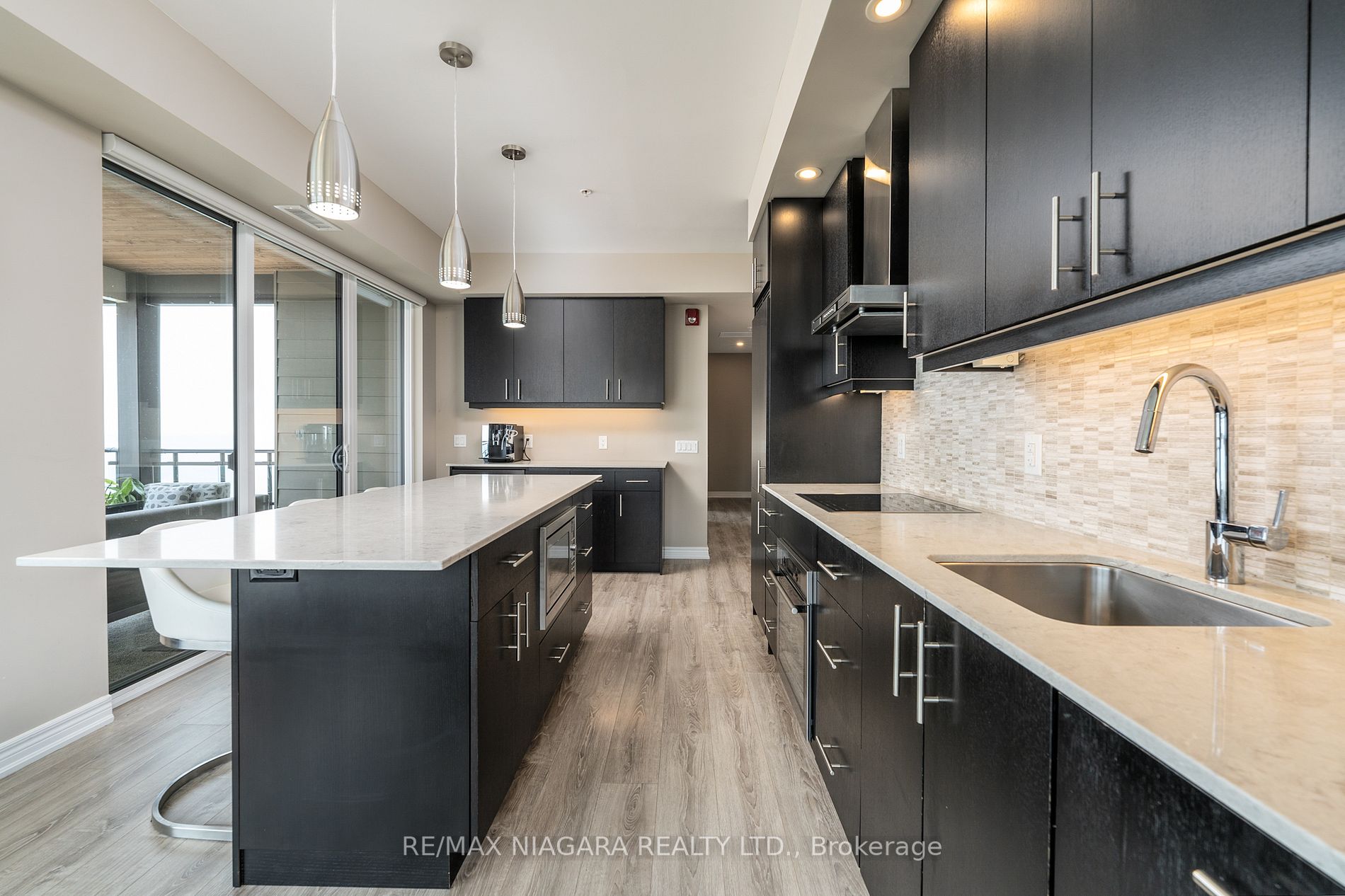 10 Esplanade Lane N, #404