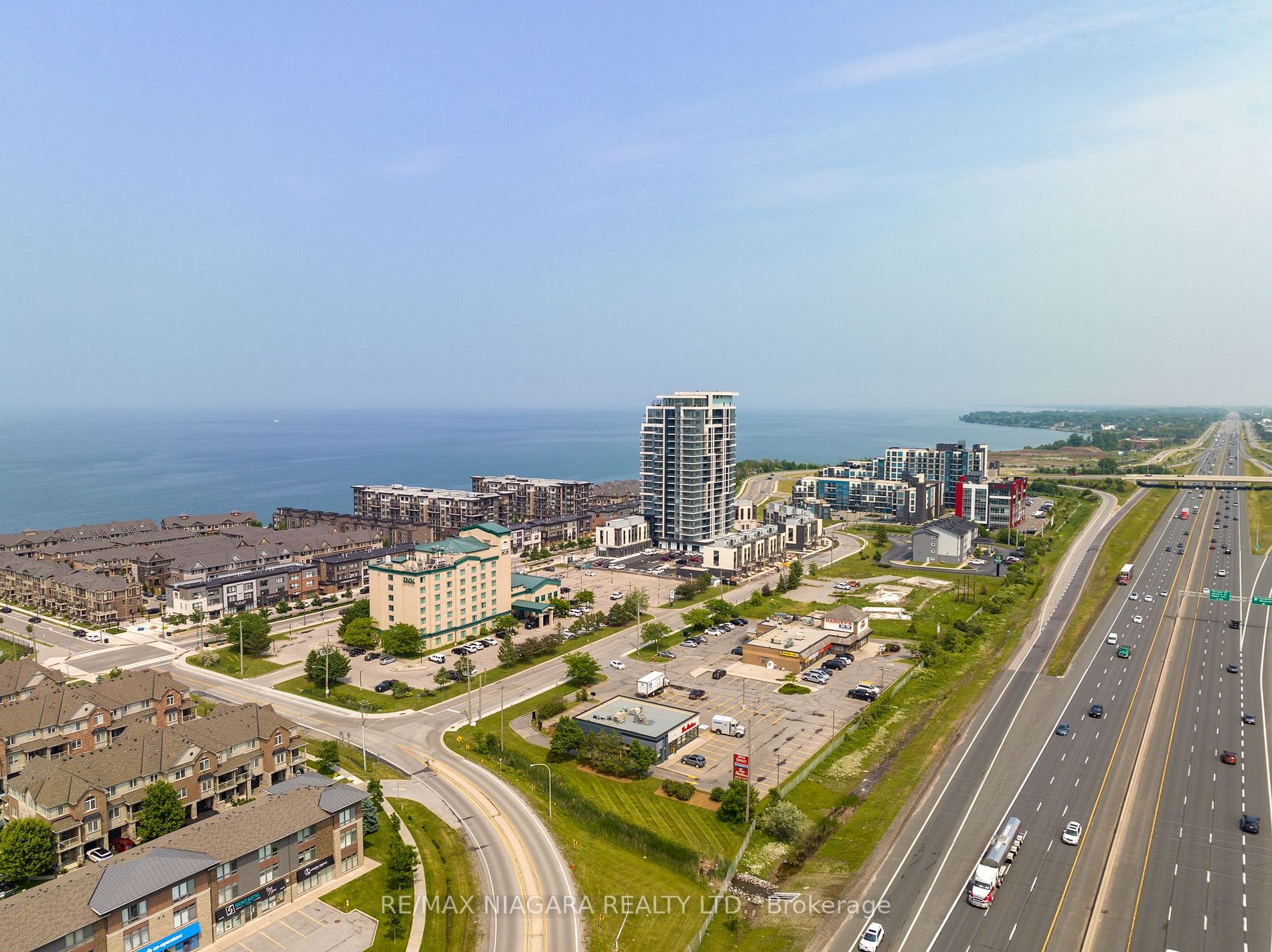 10 Esplanade Lane N, #404