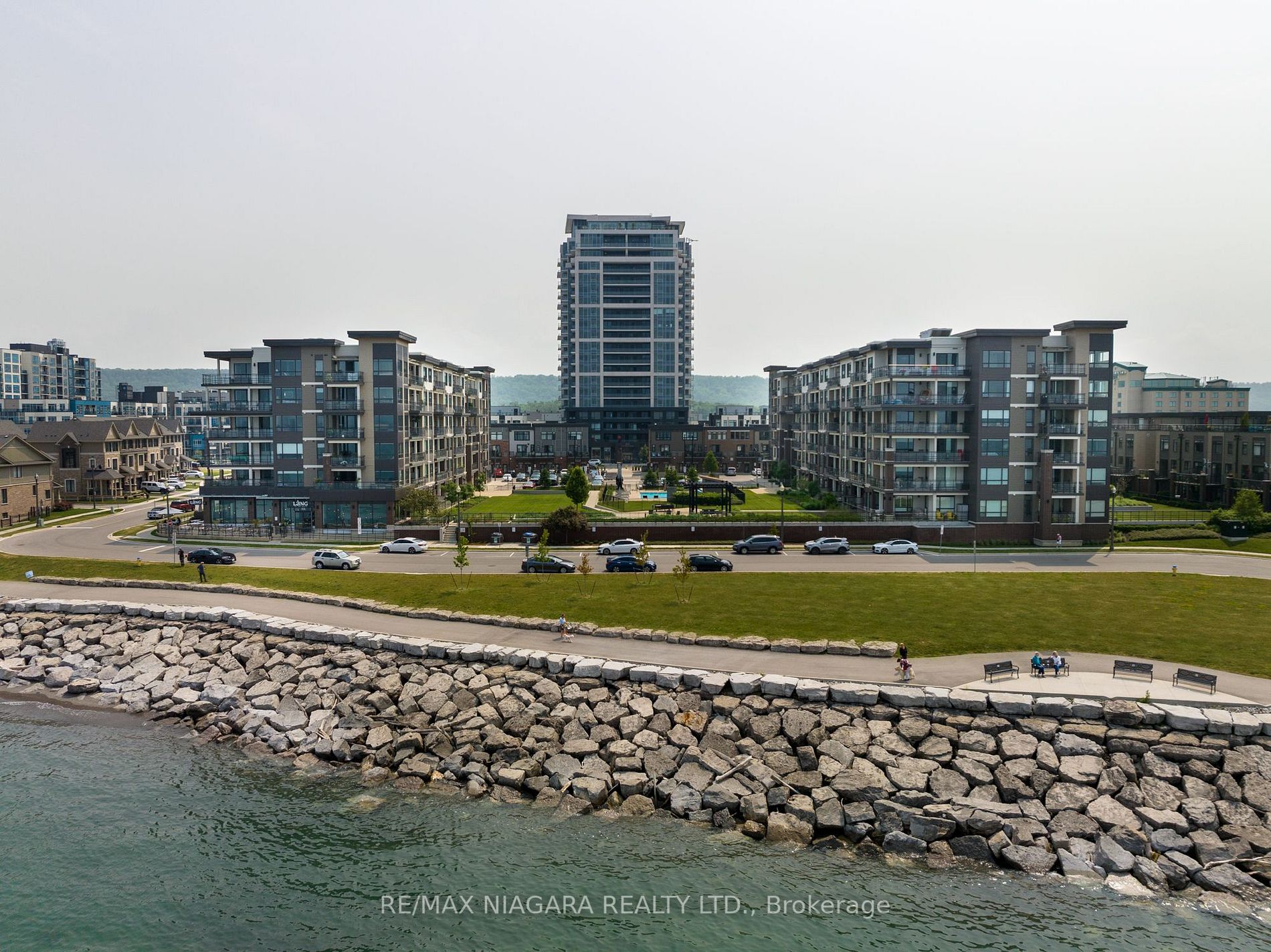 10 Esplanade Lane N, #404