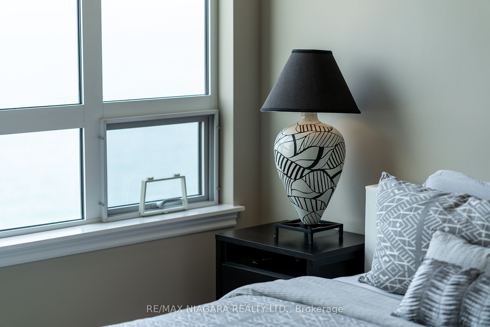 10 Esplanade Lane N, #404
