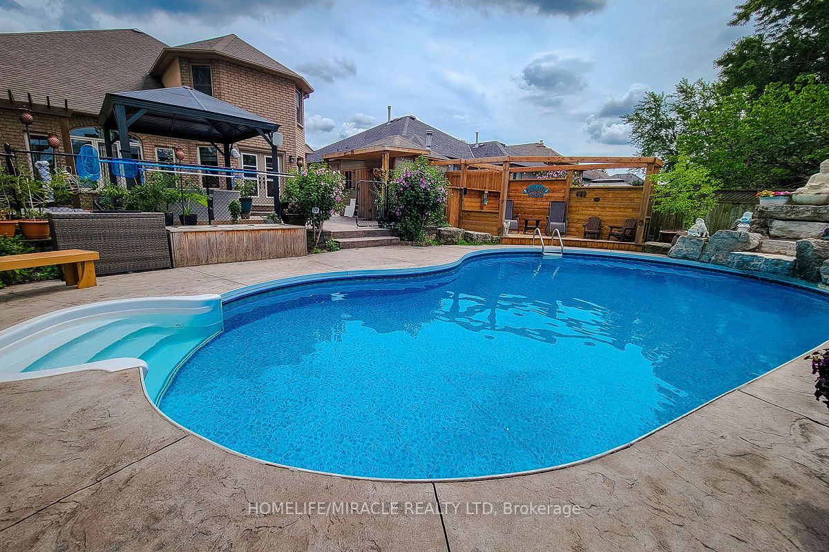 71 Richmond Cres