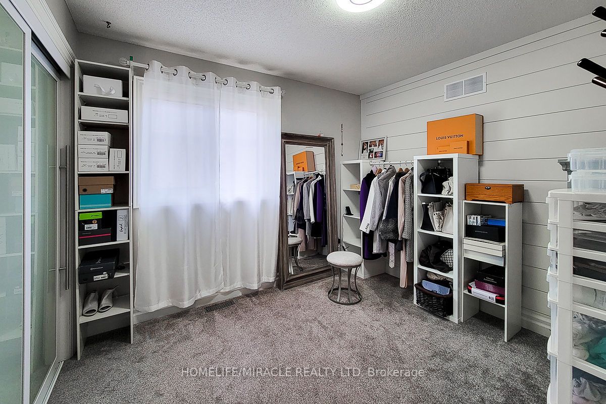 71 Richmond Cres